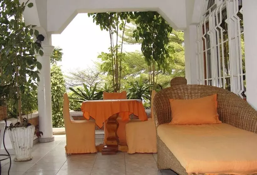 هتل Kiriri Residence Hôtel