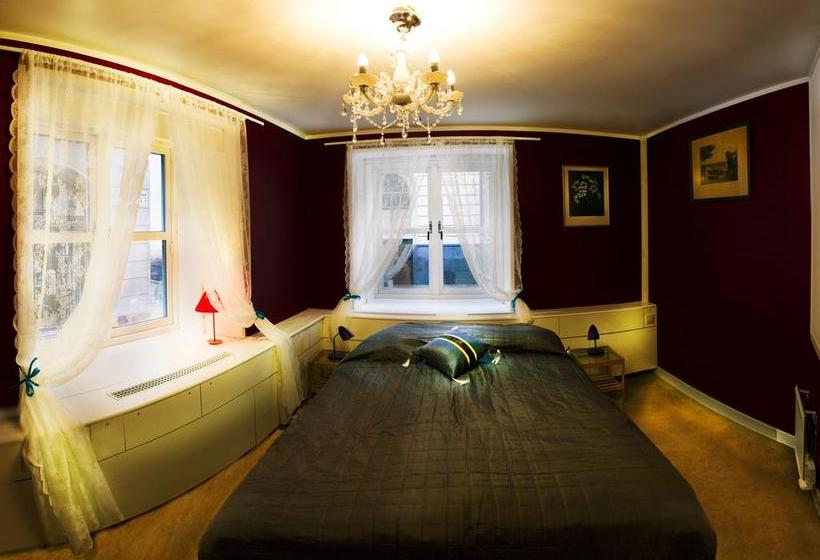 فندق L Den Gyllene Geten