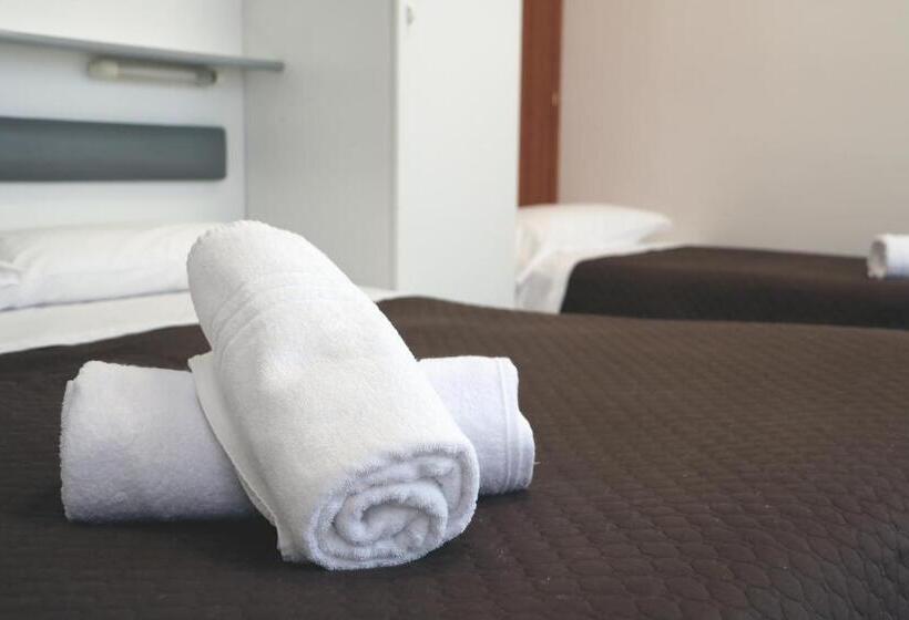 בית מלון כפרי Lora Rda Luxury