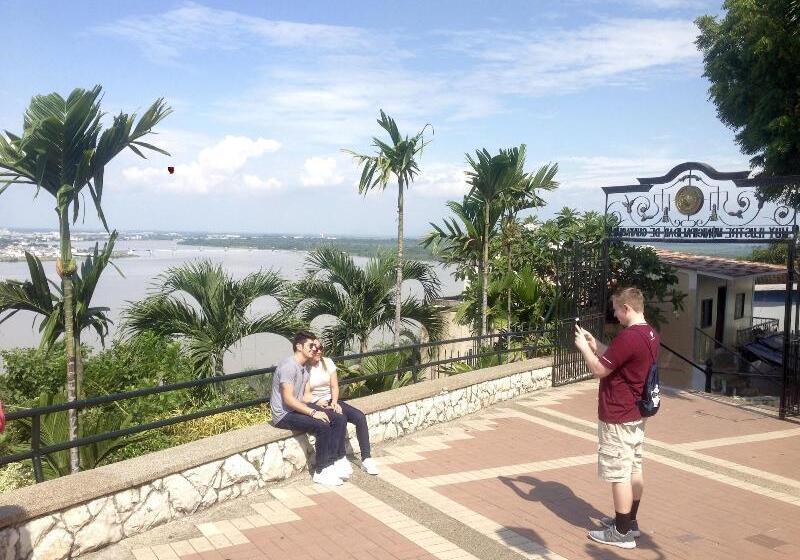 ホテル Mundialcity