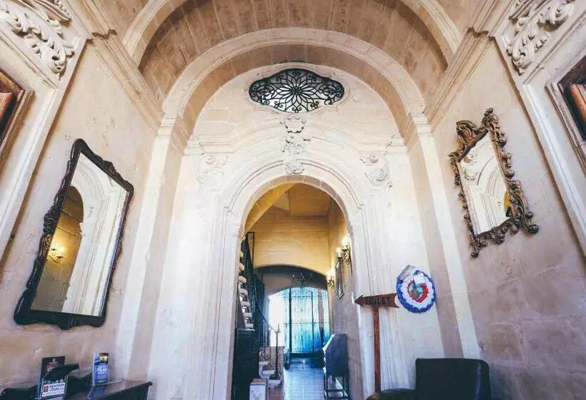 پانسیون Point De Vue Guesthouse