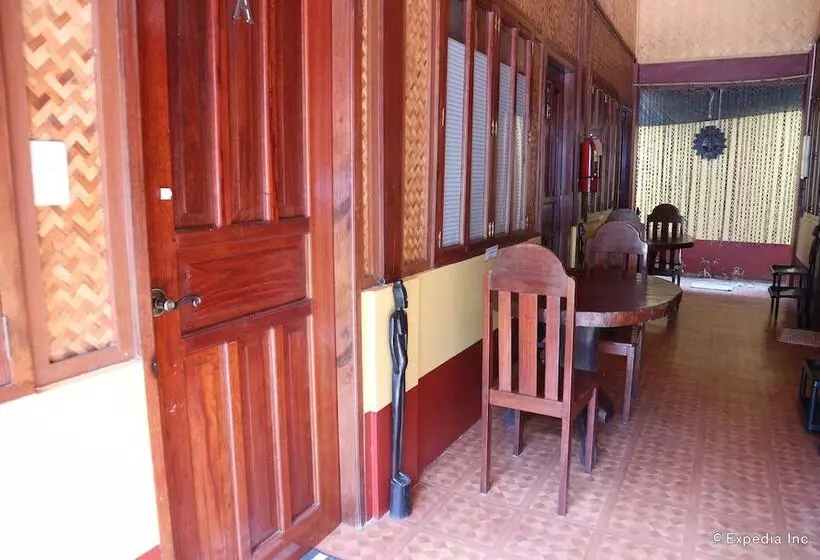 Tres Pension House