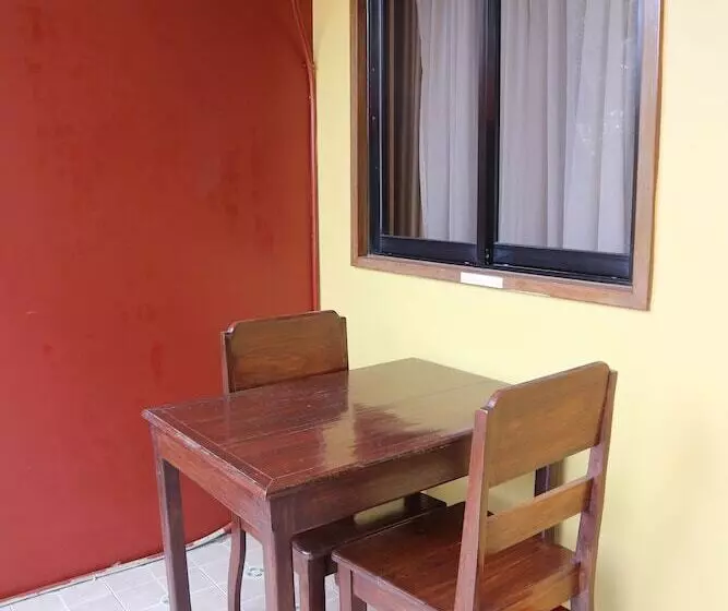 Tres Pension House