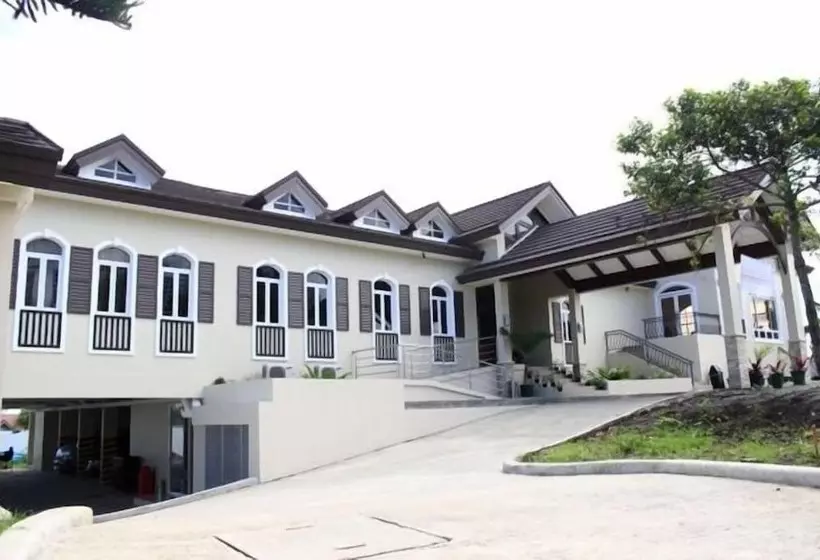 تختخواب و صبحانه Country Chateau