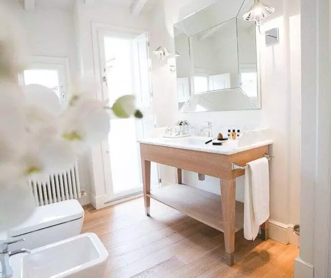 Bed and Breakfast Hall