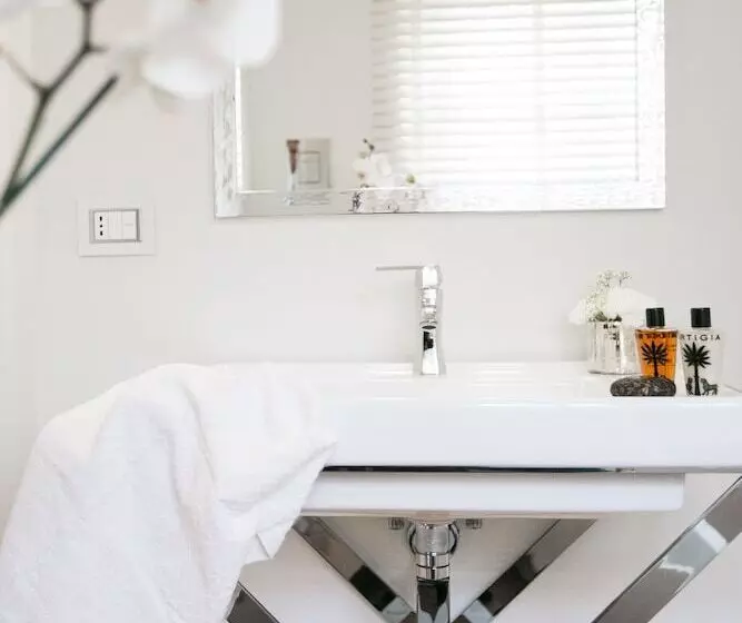 Bed and Breakfast Hall