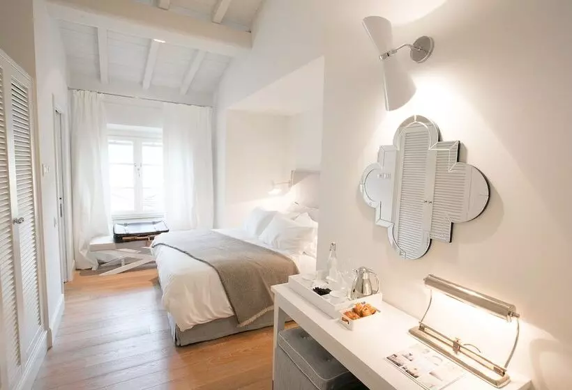 Bed and Breakfast Hall