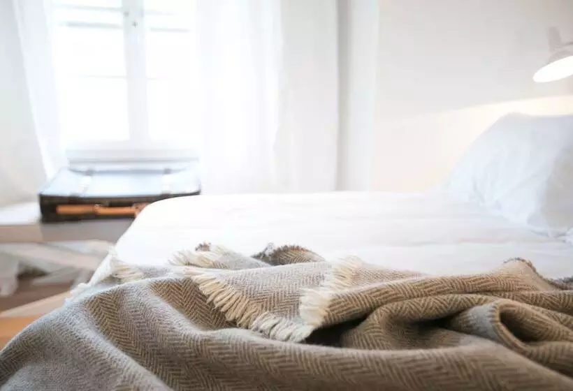 Bed and Breakfast Hall