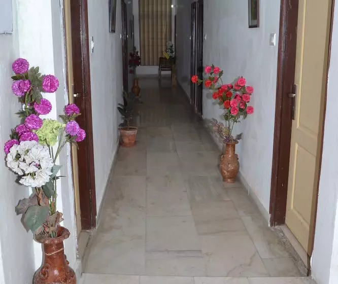 Отель Bob S N Barley