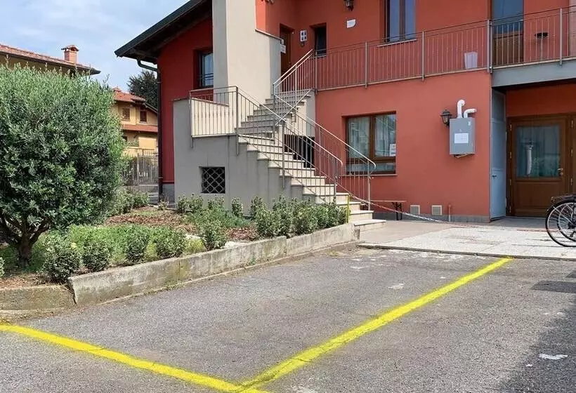هتل Borghetto Airport/hospital