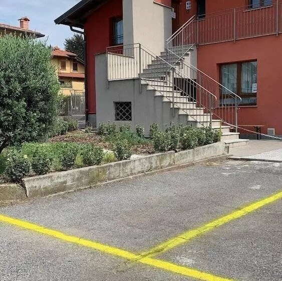 هتل Borghetto Airport/hospital