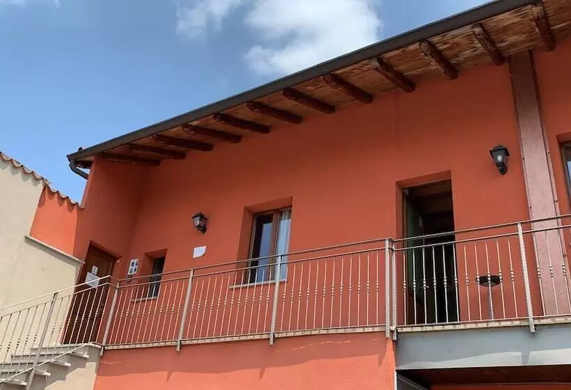هتل Borghetto Airport/hospital