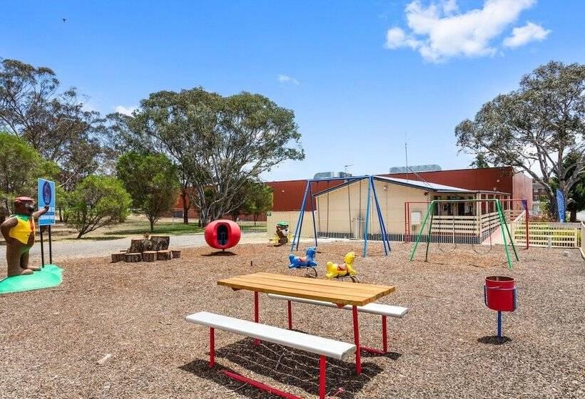 فندق South Goulburn Caravan Park
