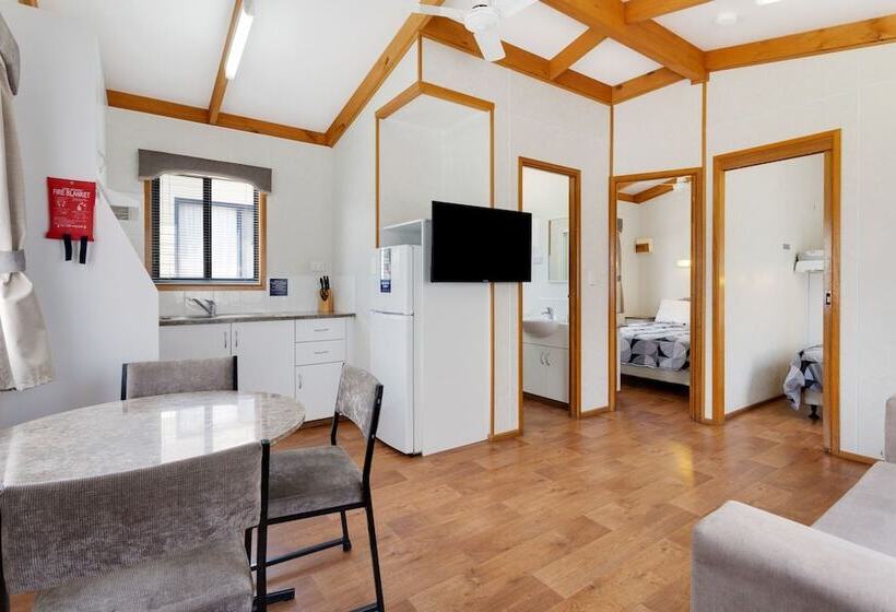 فندق South Goulburn Caravan Park