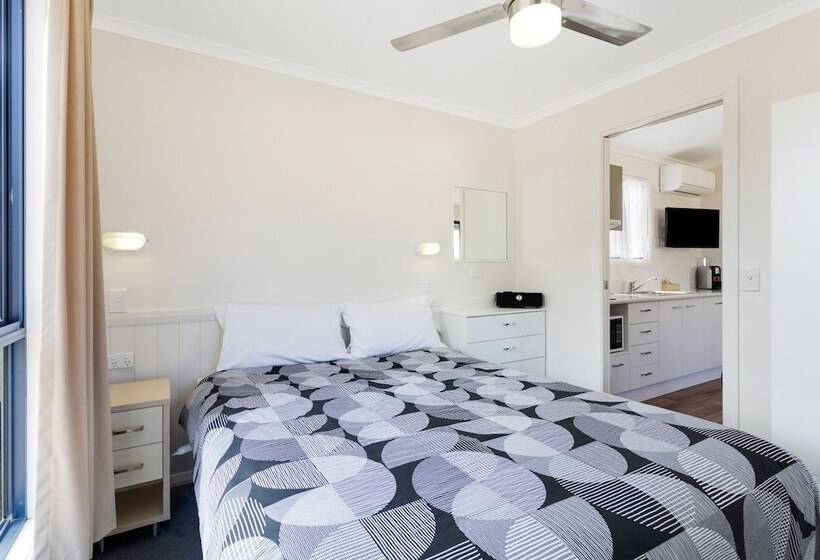 فندق South Goulburn Caravan Park