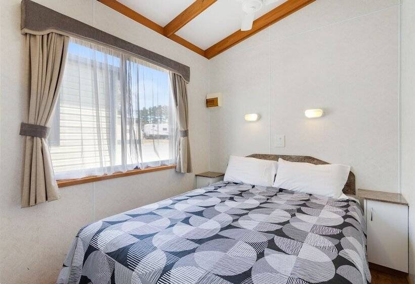 فندق South Goulburn Caravan Park