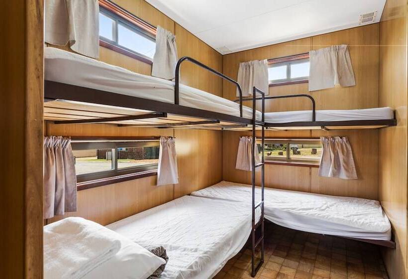 فندق South Goulburn Caravan Park