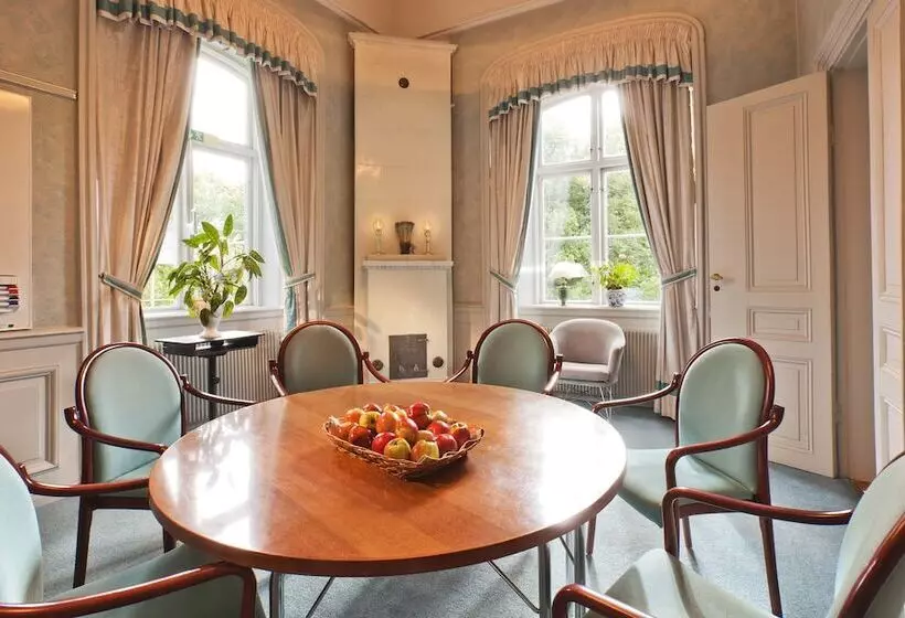 בית מלון כפרי åkeshofs Slott