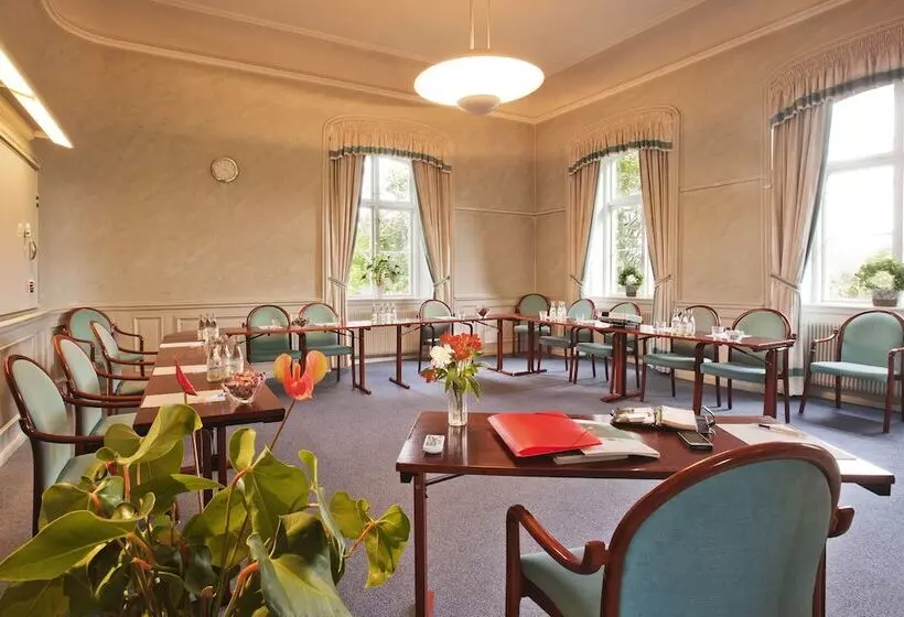 בית מלון כפרי åkeshofs Slott