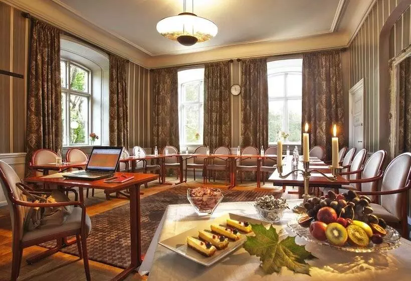 בית מלון כפרי åkeshofs Slott