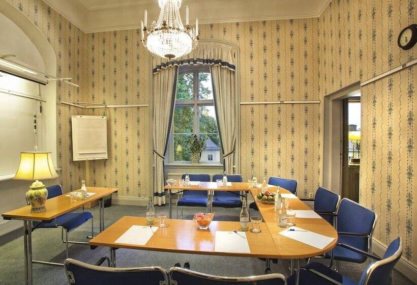 هتل åkeshofs Slott