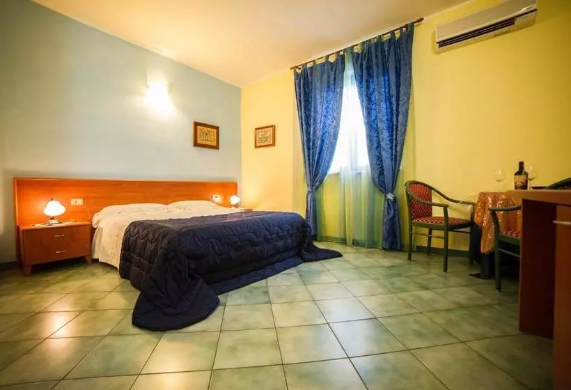 Отель La Lanterna