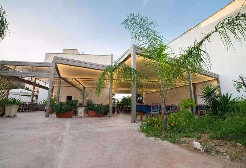 Отель La Lanterna