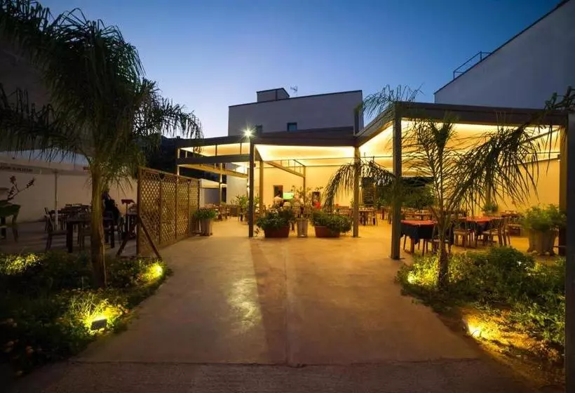 Отель La Lanterna