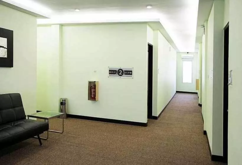 هتل Simple Inn Solo