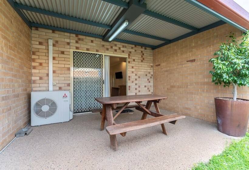 Motel Midlander Motor Inn