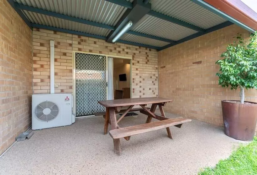 مُتل Midlander Motor Inn