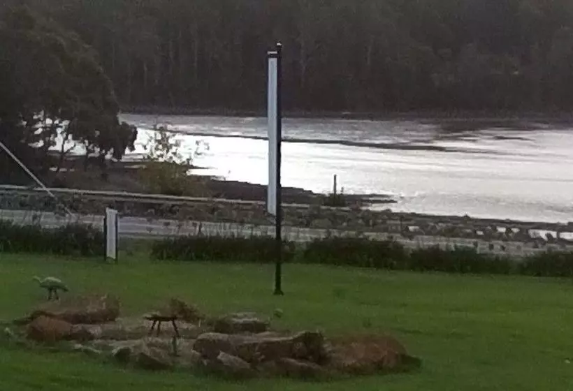 Little Norfolk Bay Events And Chalets