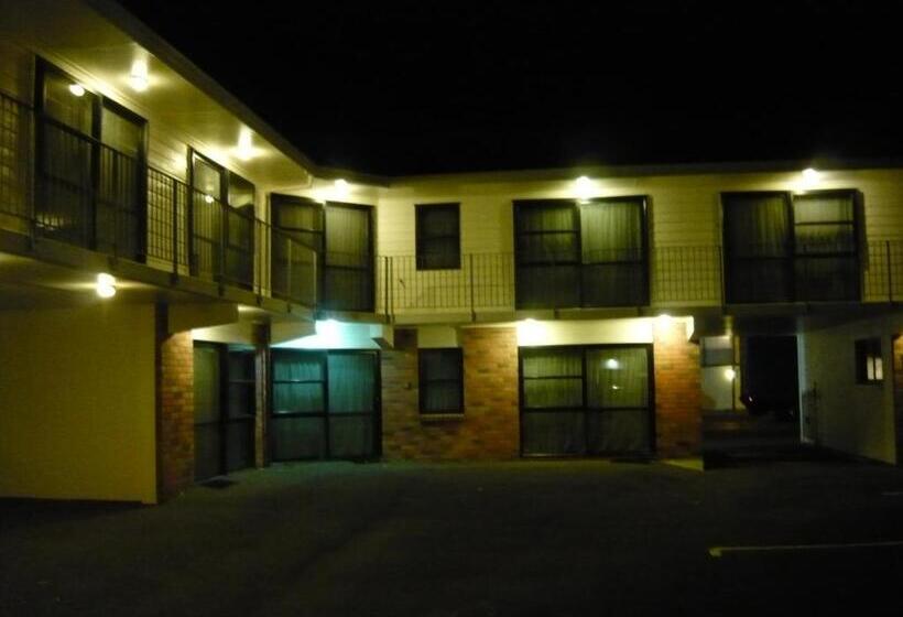 Ulster Lodge Motel