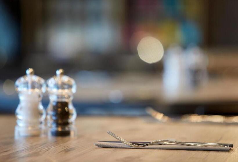 هتل Premier Inn Karlsruhe City Am Wasserturm