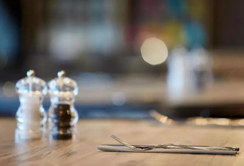 ホテル Premier Inn Karlsruhe City Am Wasserturm