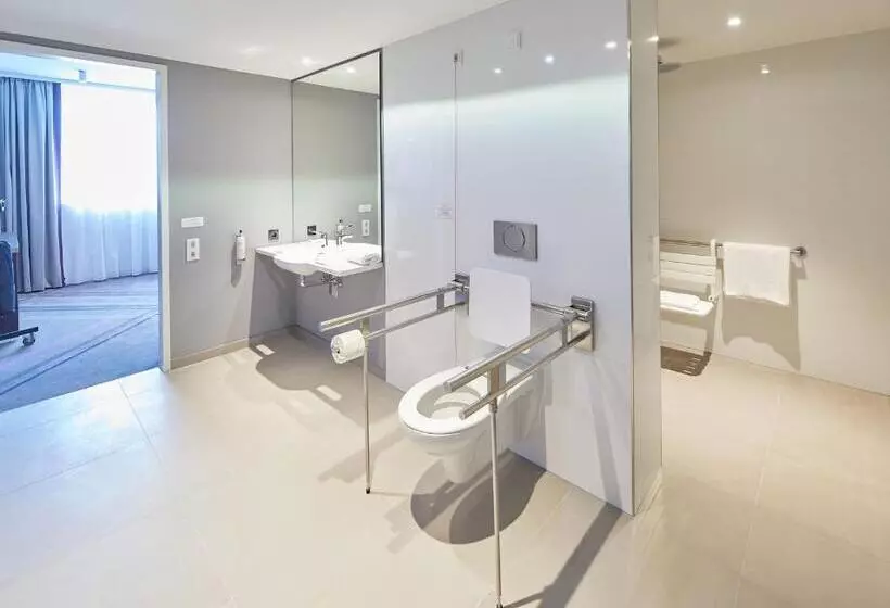 ホテル Premier Inn Karlsruhe City Am Wasserturm