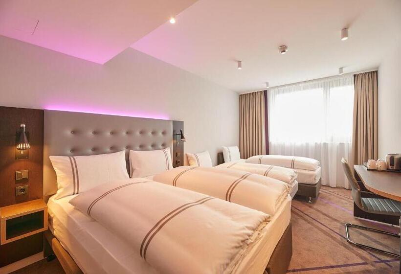 هتل Premier Inn Karlsruhe City Am Wasserturm