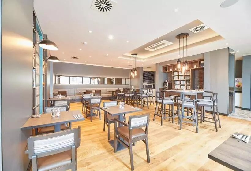 ホテル Premier Inn Karlsruhe City Am Wasserturm