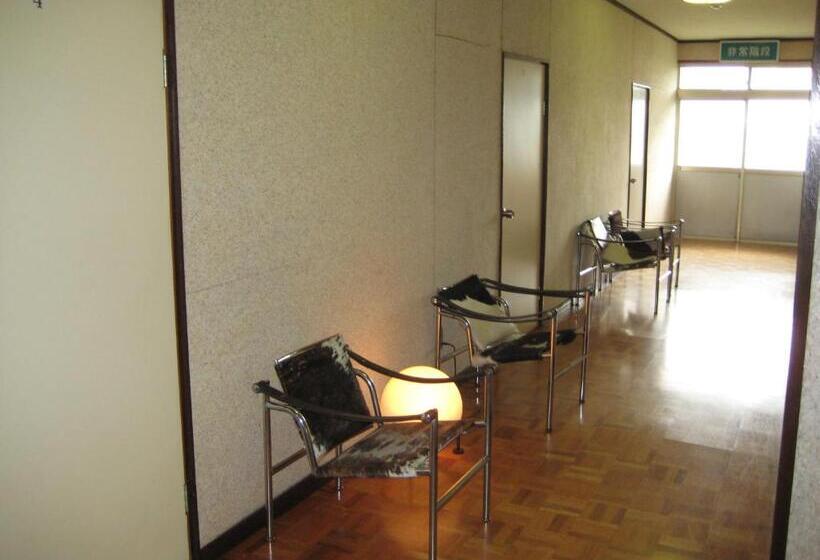 הוסטל Towadako Backpackers