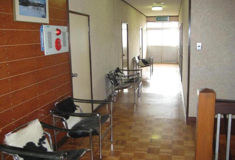 הוסטל Towadako Backpackers