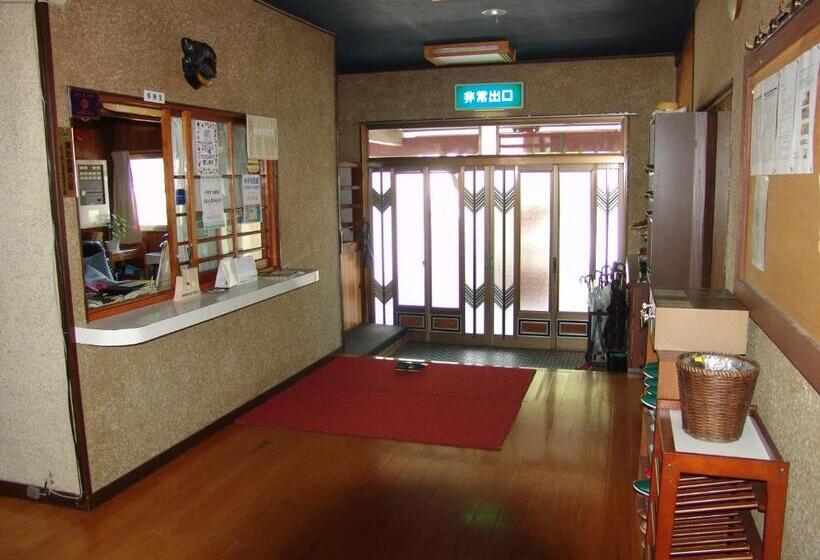 הוסטל Towadako Backpackers