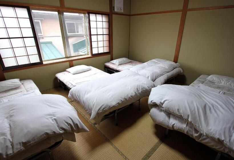 הוסטל Towadako Backpackers