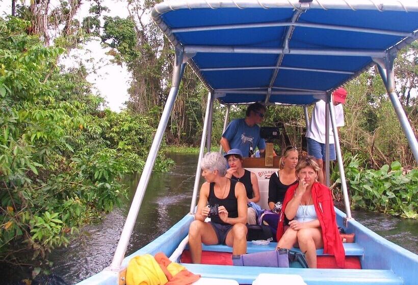 هتل Denny S Beach Resort