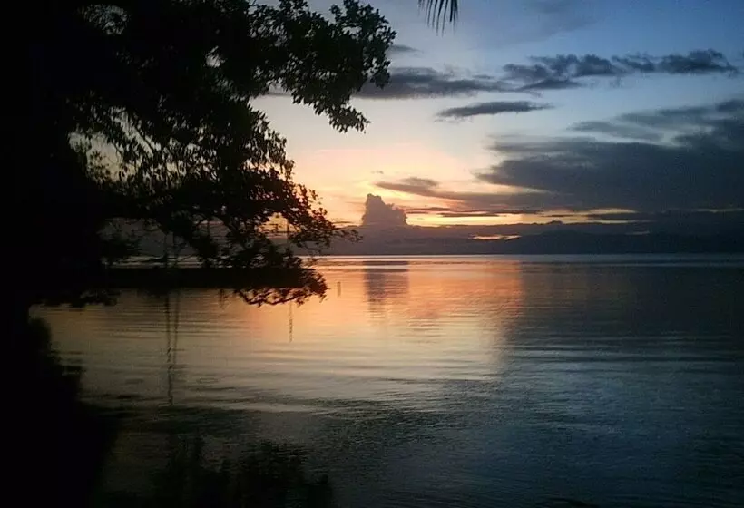 هتل Denny S Beach Resort
