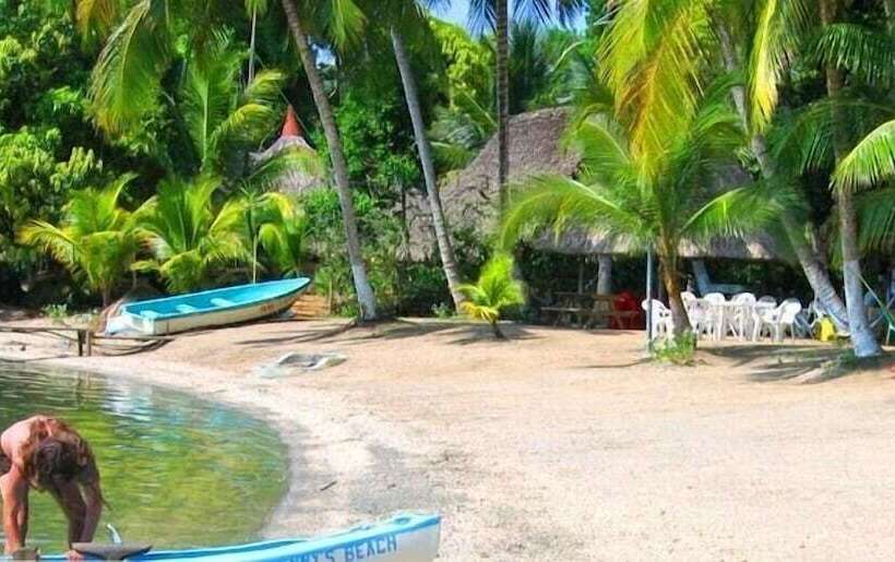 هتل Denny S Beach Resort