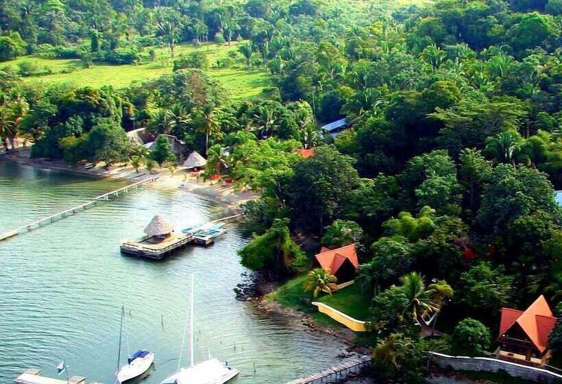 هتل Denny S Beach Resort