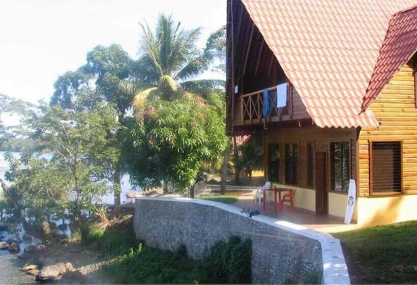 هتل Denny S Beach Resort