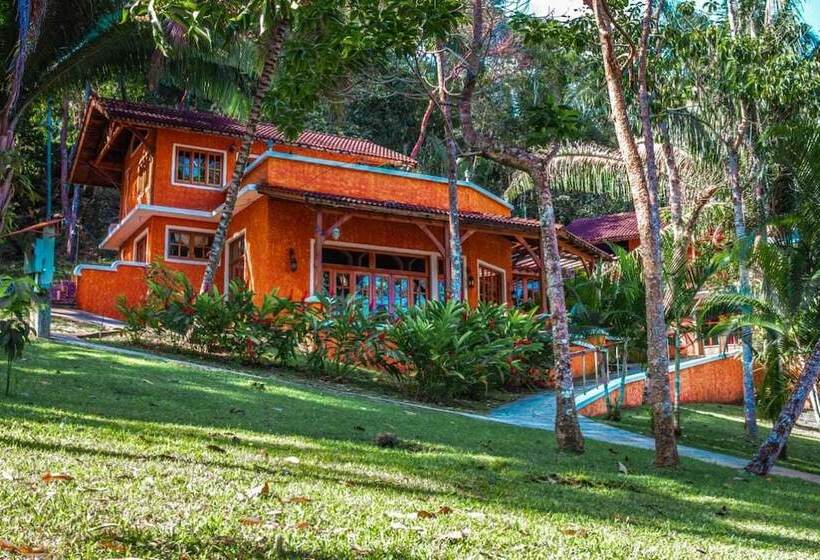 هتل Denny S Beach Resort