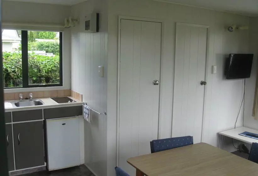 Отель Mercury Bay Holiday Park