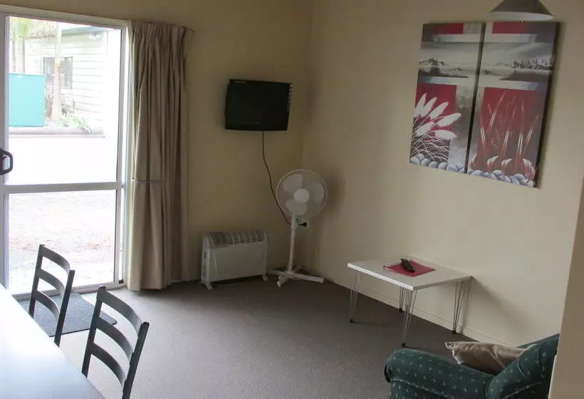 Отель Mercury Bay Holiday Park